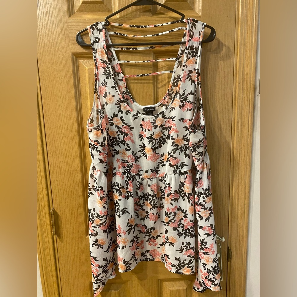 Torrid 2X Floral Babydoll Sharkbite Tank Top